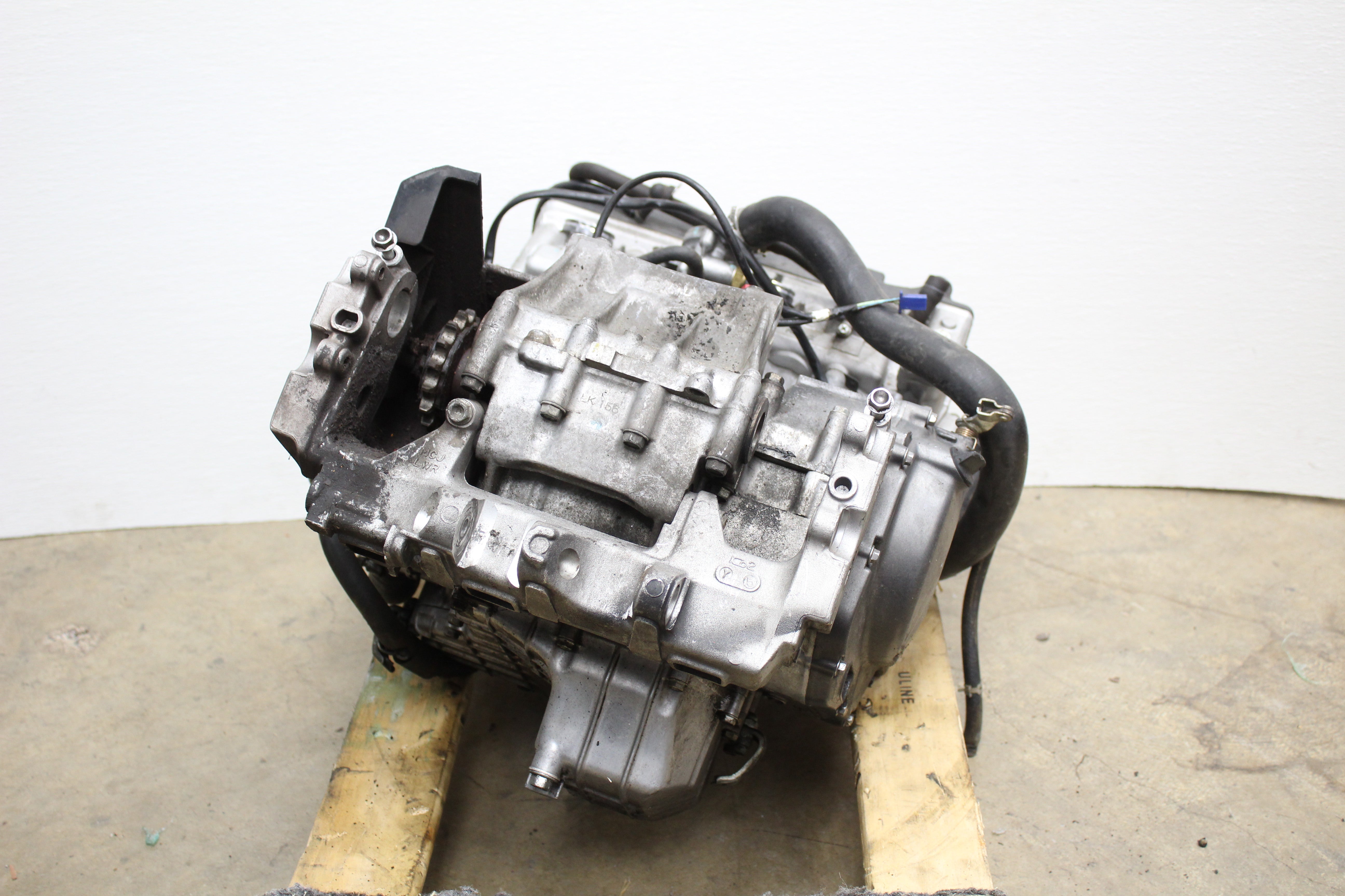 Honda OEM, Engine Motor Complete For Parts/Rebuild Honda CBR929RR 00-01 OEM